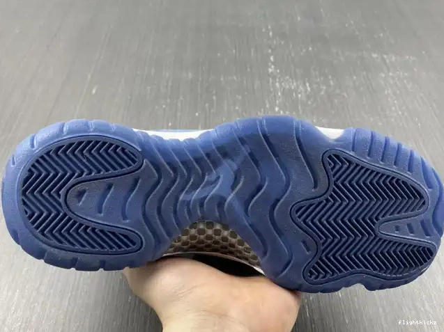 AR0715-441 Midnight WMNS Jordan 11 Navy Air Velvet 0525
